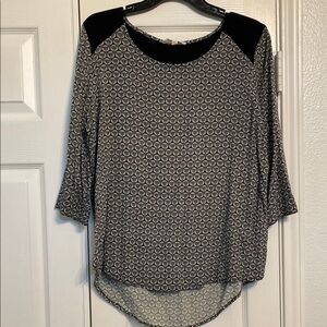 Olive & Oak Black and White 3/4 Sleeve Blouse